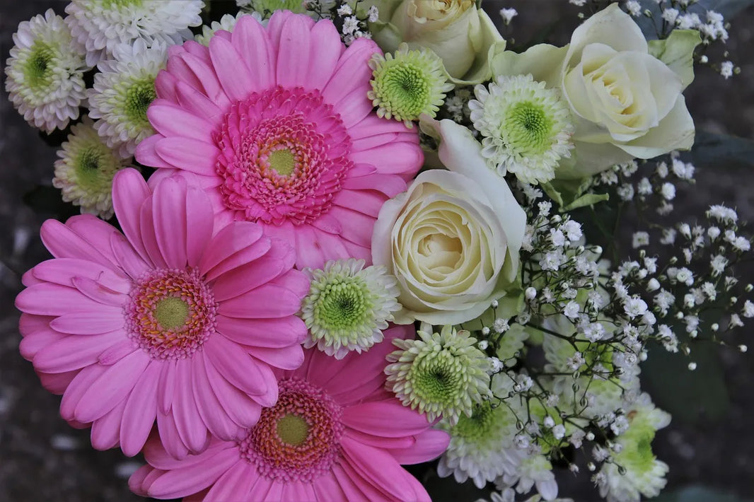 Wholesale Wedding Flowers: How to Choose the Right Blooms for Your Big Day