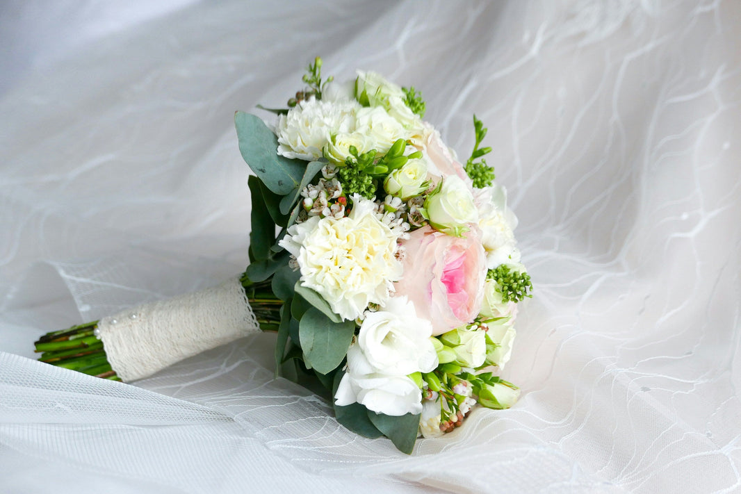 Can you create a beautiful wedding look with a $5000 flower budget?